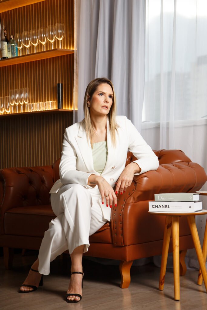 Sua Foto no LinkedIn é Sua Marca: Por que um Ensaio Corporativo é um Investimento, Não um Custo