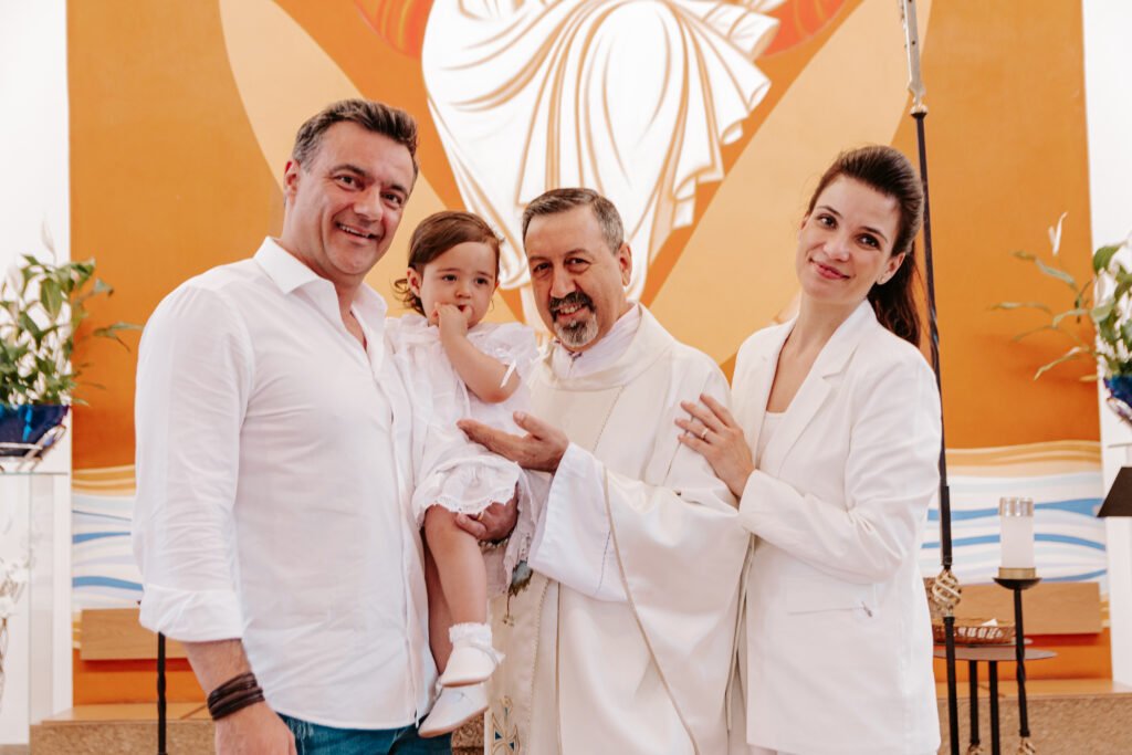 Registro de Batizado: Eternize a Primeira Celebração de Fé